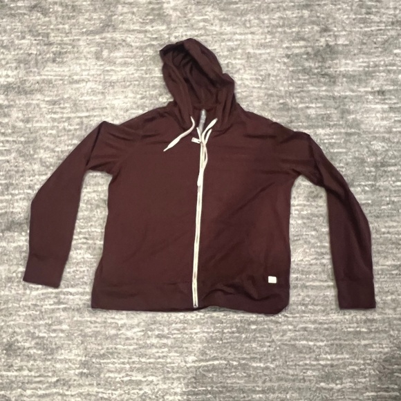 Vuori Women's Set in Ruby Heather - Picture 2 of 12